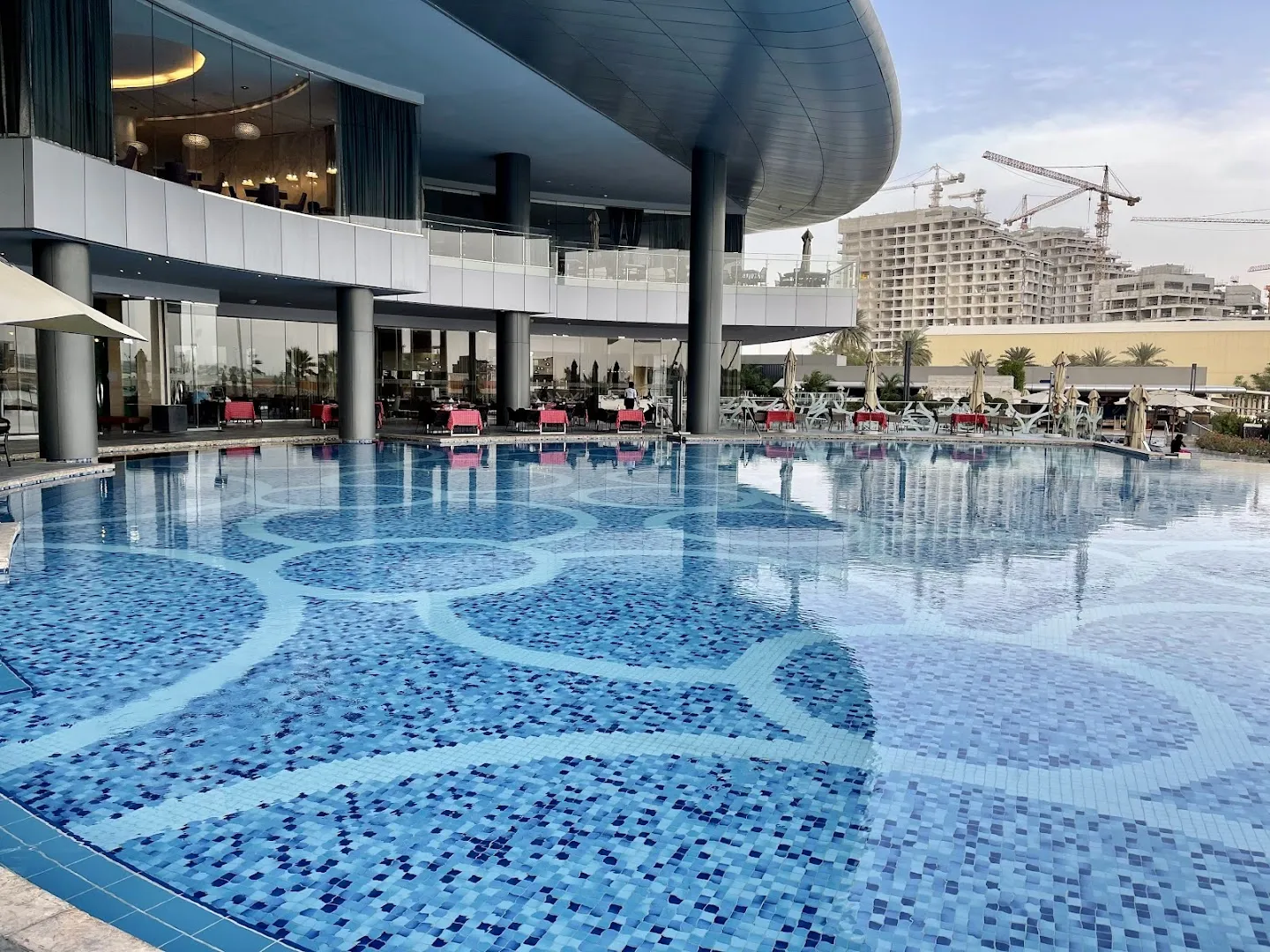 Jumeirah at Etihad Towers, Отель, Абу-Даби