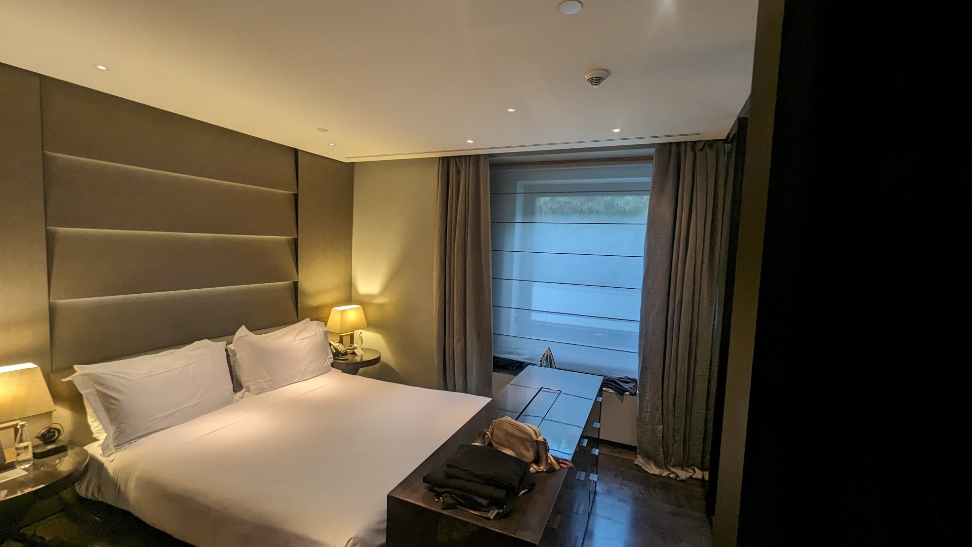 Armani Hotel Milano, Отель, Милан