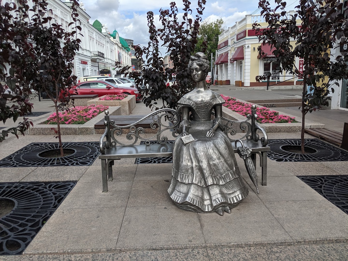 Любинский проспект (исторический центр), Площадка, Омск