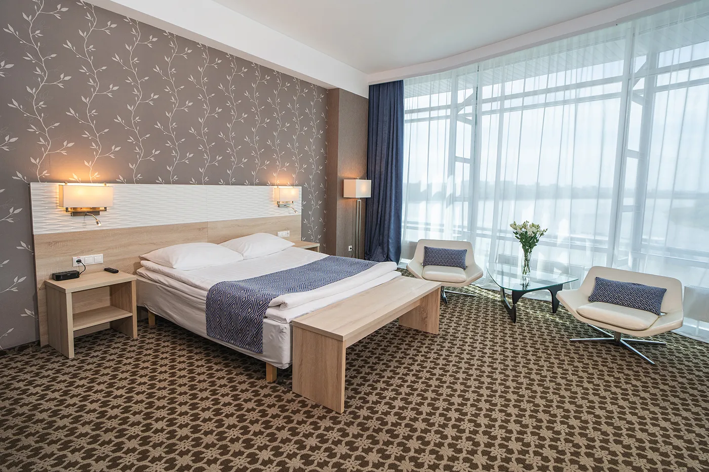 Hotel Mayak (Маяк), Отель, Омск