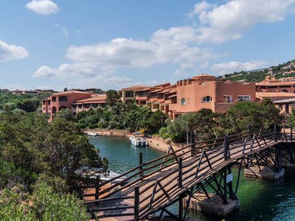 Billionaire Club, Place, Porto Cervo