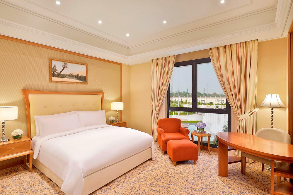 The Ritz-Carlton, Riyadh, Отель, Эр-Рияд