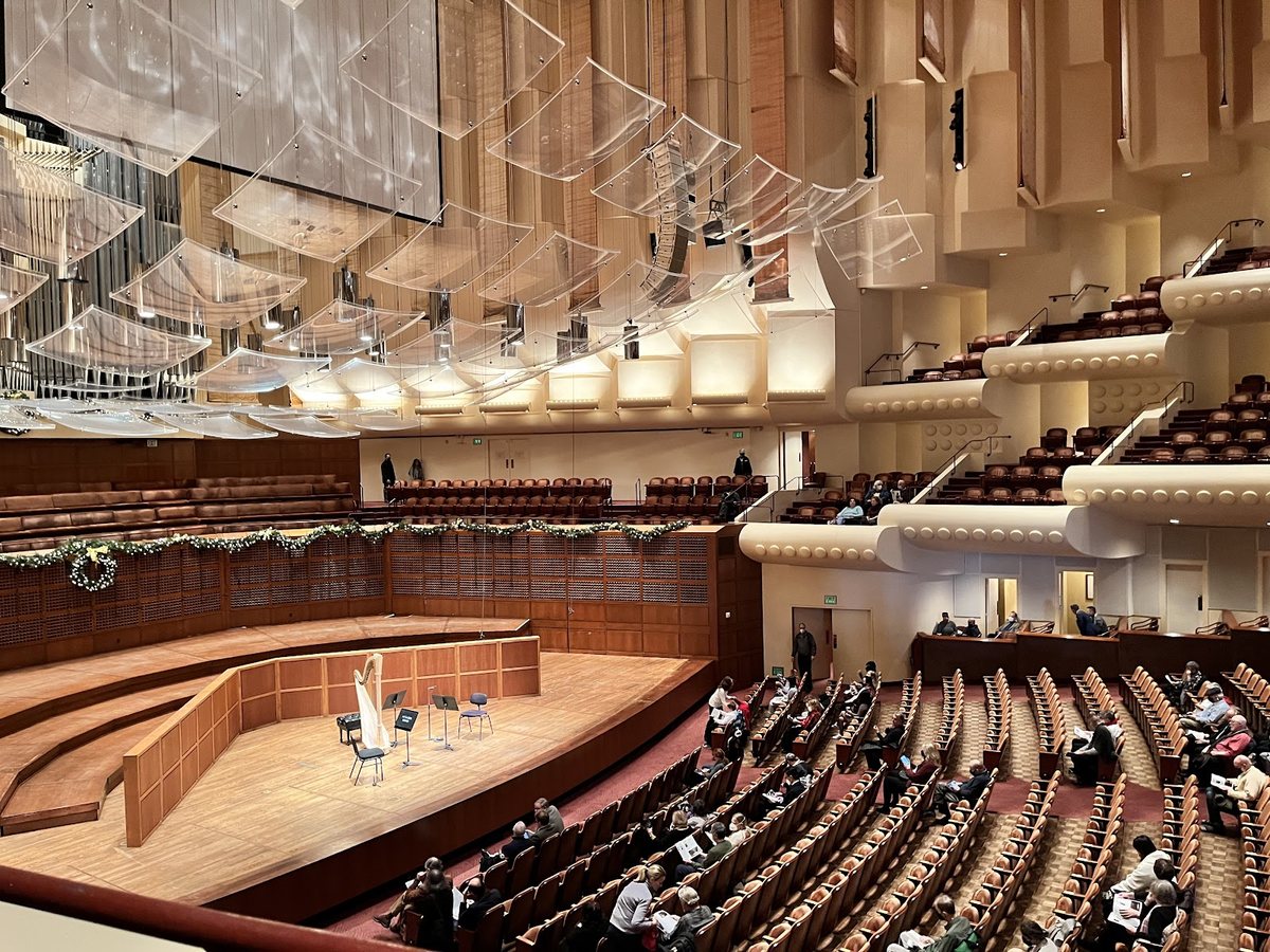 Davies Symphony Hall (SF Symphony), Площадка, Сан-Франциско