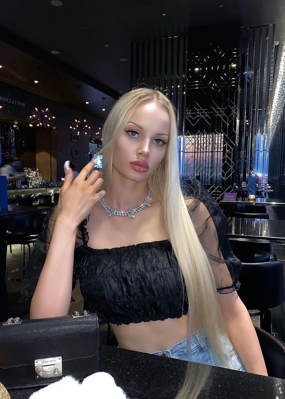 Vera, premium companion APEX Escort, Athens