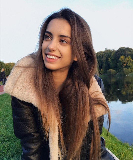 Violetta, premium companion APEX Escort, Amsterdam